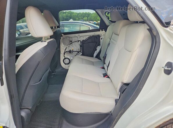 2T2BAMCA4PC025075 2023 LEXUS RX White Widok wnętrza z tyłu