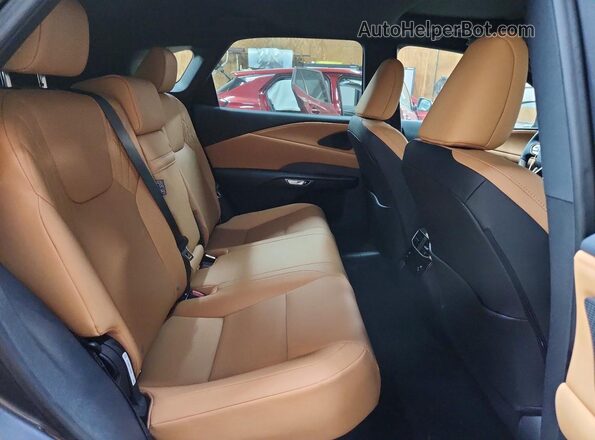 2T2BAMCA4SC095085 2025 LEXUS RX Gray Vista interior trasera