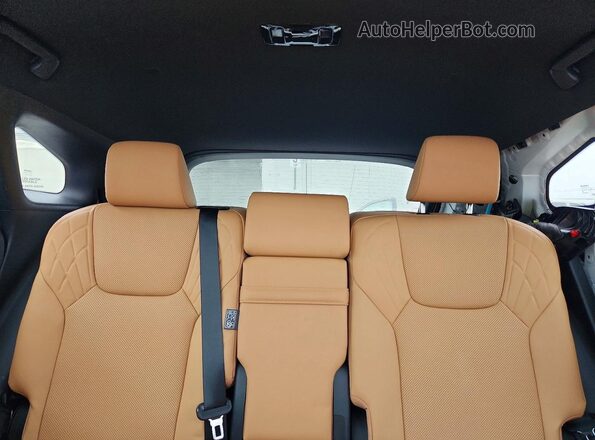 2T2BAMCA5SC092048 2025 LEXUS RX White Rear seats view