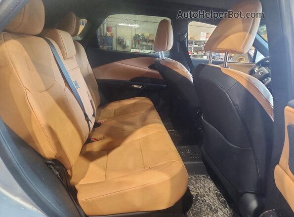 2T2BAMCA9RC083962 2024 LEXUS RX Silver Vista interior trasera