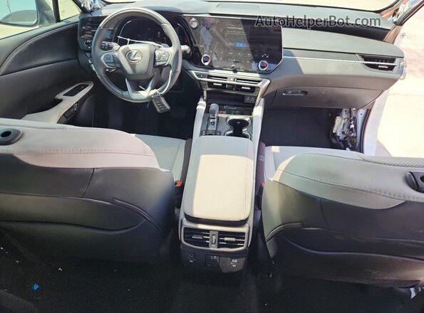 2T2BBMCA0SC088793 2025 LEXUS RX White Vista del salpicadero