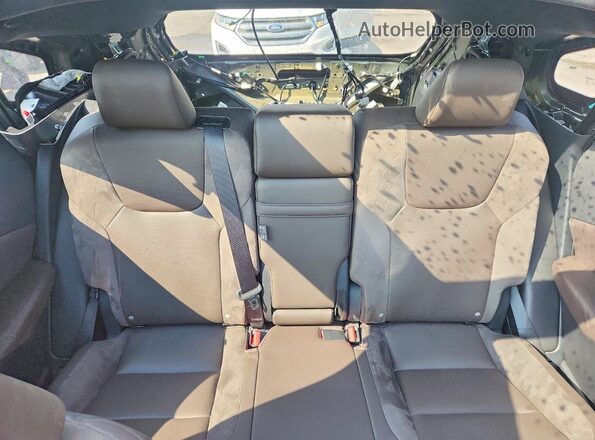 2T2BBMCA2RC045826 2024 LEXUS RX Green Vista de los asientos traseros