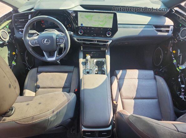 2T2BBMCA2RC045826 2024 LEXUS RX Green Vista del salpicadero