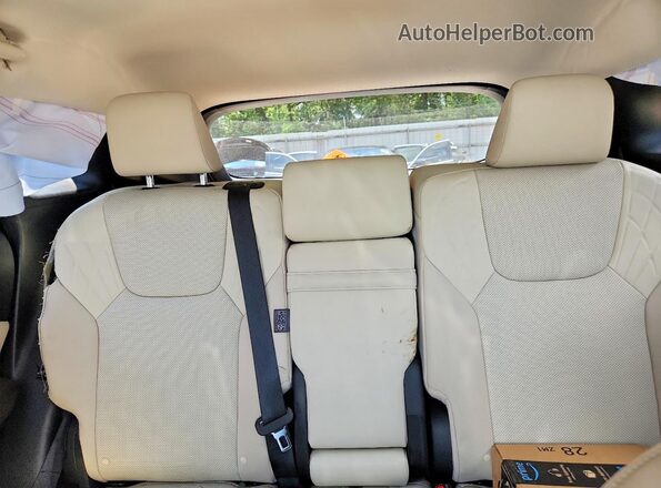 2T2BBMCA8PC019986 2023 LEXUS RX Silver Widok tylnych siedzeń