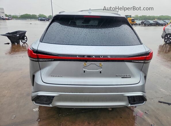 2T2BCMEA2PC010548 2023 LEXUS RX Серебряный Вид сзади