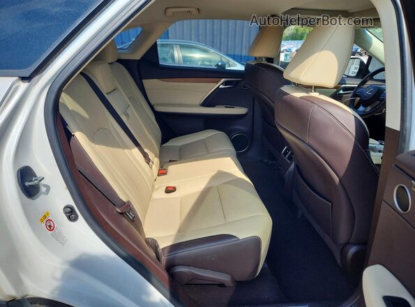 2T2BZMCA1JC160708 2018 LEXUS RX White Вид задньої частини салону