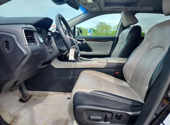2T2BZMCA2HC089903 2017 LEXUS RX Черный Вид салона спереди