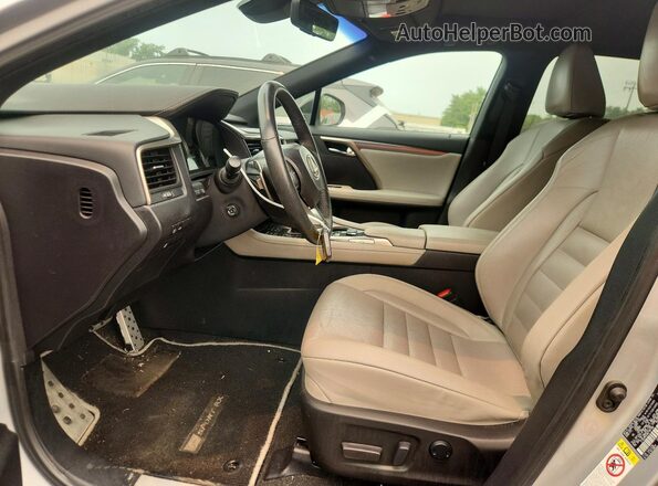 2T2BZMCA3KC181108 2019 LEXUS RX Silver Widok wnętrza z przodu