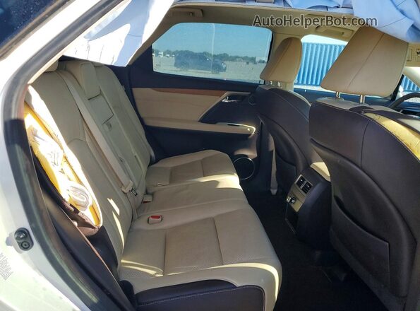 2T2BZMCA5HC071377 2017 LEXUS RX White Вид задніх сидінь