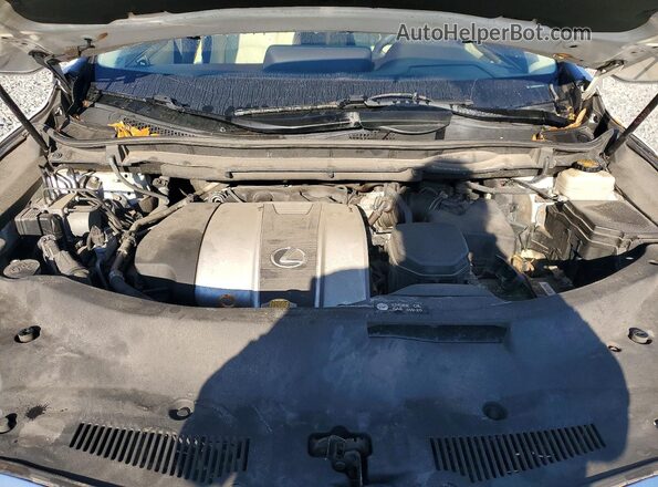 2T2BZMCA5HC071377 2017 LEXUS RX White Вид задньої частини салону