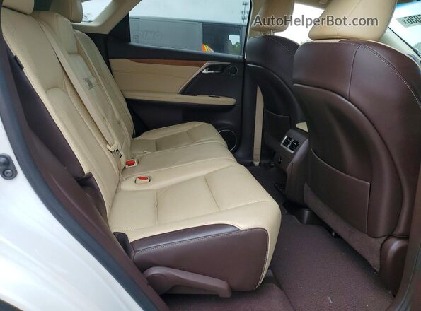 2T2BZMCA5HC131223 2017 LEXUS RX White Vista interior trasera
