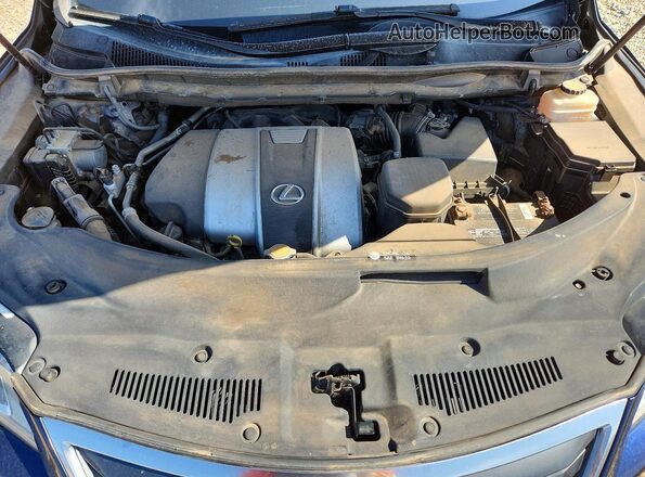 2T2BZMCA8GC012919 2016 LEXUS RX Blue Rear interior view
