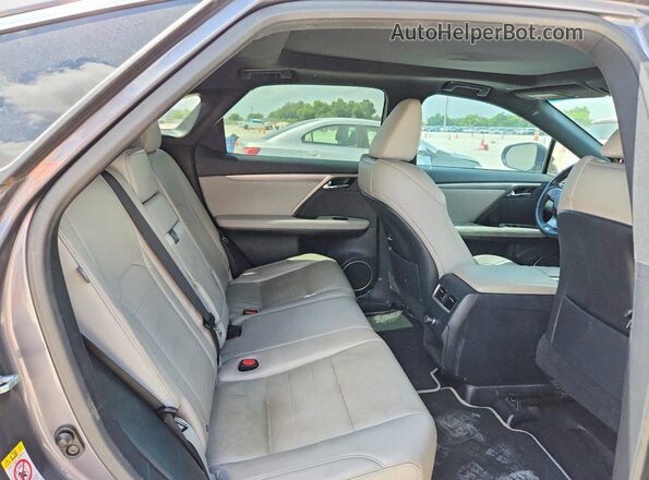 2T2BZMCA9GC051132 2016 LEXUS RX Silver Widok tylnych siedzeń
