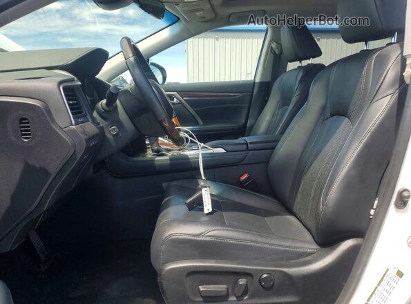 2T2BZMCA9HC119382 2017 LEXUS RX Белый Вид салона спереди