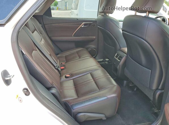 2T2BZMCA9KC208103 2019 LEXUS RX White Вид задньої частини салону