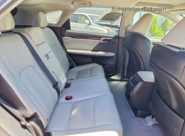 2T2BZMCAXGC021668 2016 LEXUS RX Silver Widok wnętrza z tyłu