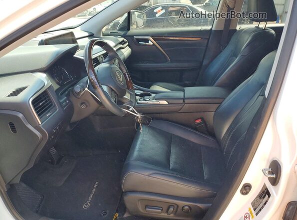 2T2BZMCAXJC147908 2018 LEXUS RX Белый Вид салона спереди