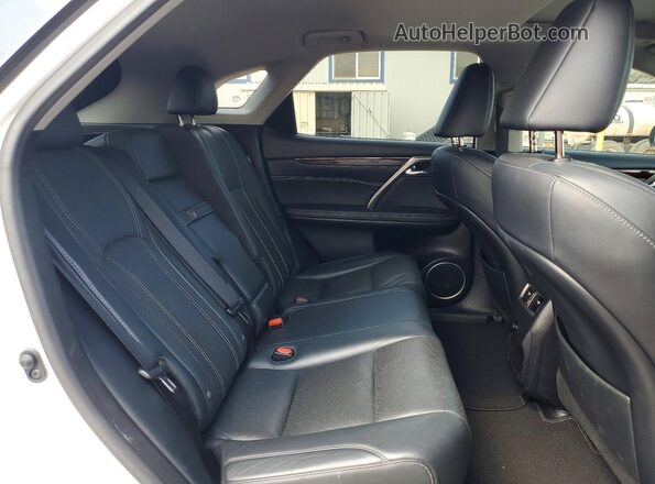 2T2BZMCAXJC147908 2018 LEXUS RX Белый Вид задней части салона