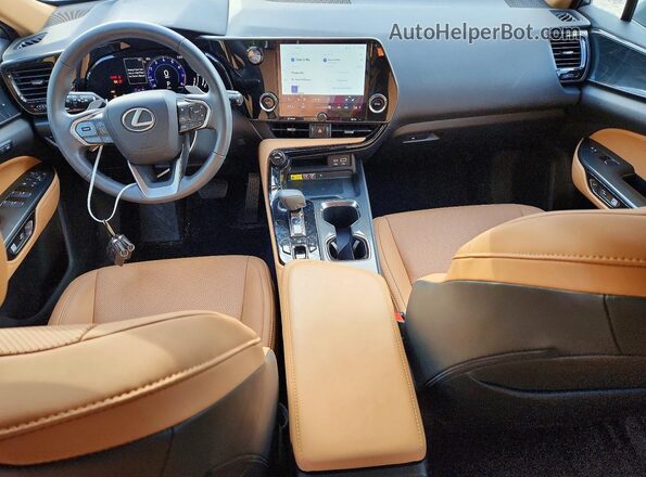 2T2GDCAZ4NC002585 2022 LEXUS NX White Vista del salpicadero