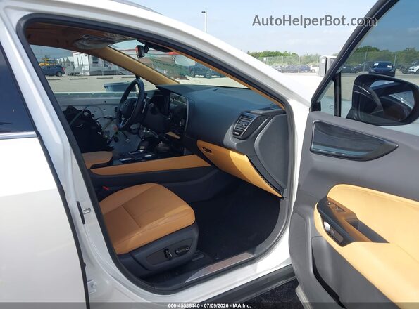 2T2GDCAZ4SC026591 2025 LEXUS NX 250 White Вид салону спереду