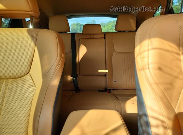 2T2GGCEZ8SC077254 2025 LEXUS NX White Вид задніх сидінь