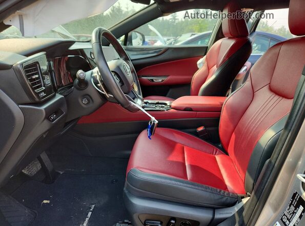 2T2GKCEZ2RC028513 2024 LEXUS NX Серебряный Вид салона спереди