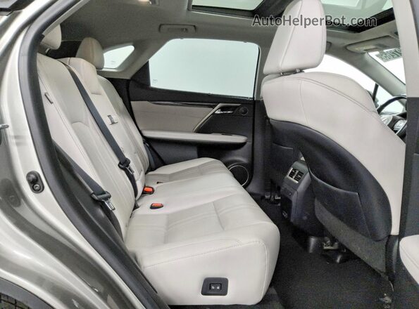 2T2JZMAA8NC260177 2022 LEXUS RX Silver Rear interior view