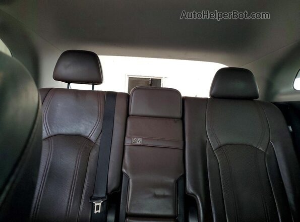 2T2ZZMCA6HC060189 2017 LEXUS RX White Rear seats view