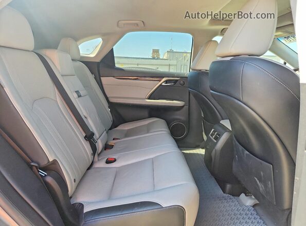 2T2ZZMCA8KC134090 2019 LEXUS RX Silver Widok tylnych siedzeń