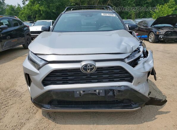 2T35WRFV8SW272614 2025 TOYOTA RAV4 Серебряный Вид спереди