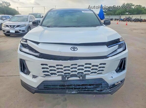2T36CRAV3TW008710 2026 TOYOTA RAV4 Белый Вид спереди