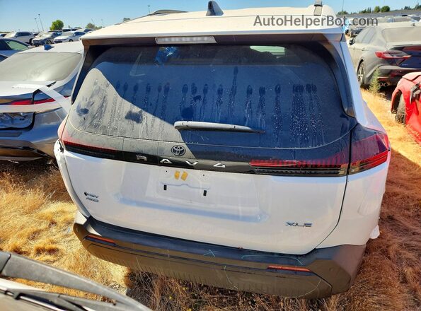 2T36CRAV8TC004038 2026 TOYOTA RAV4 White Rear view