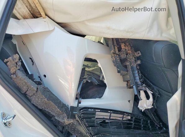 2T36CRAV9TW010302 2026 TOYOTA RAV4 White Widok wnętrza z tyłu