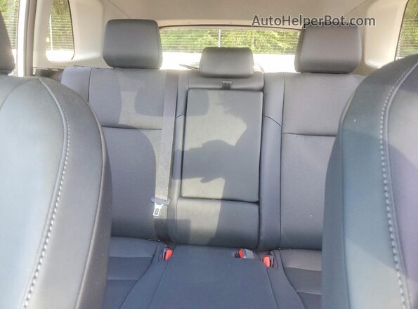 2T36DRBV6TW001827 2026 TOYOTA RAV4 White Vista de los asientos traseros