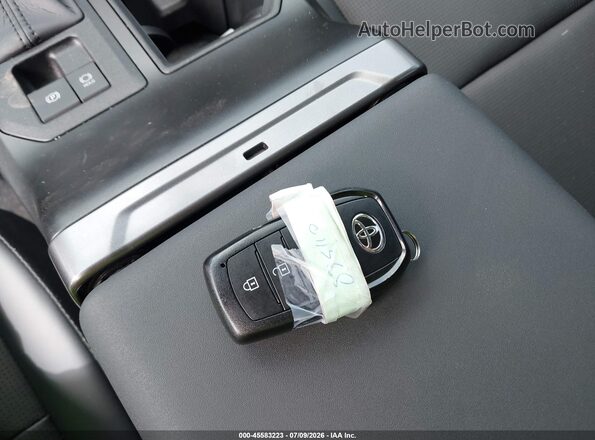 2T36DRBV9TW005063 2026 TOYOTA RAV4 White Вид панелі приладів