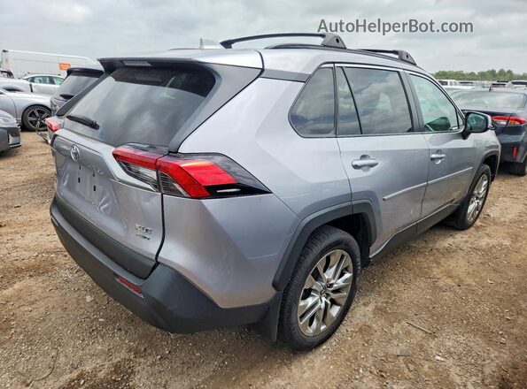 2T3A1RFV0NC265496 2022 TOYOTA RAV4 Silver Tył prawy
