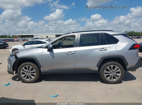 2T3A1RFV0NC292598 2022 TOYOTA RAV4 Silver 