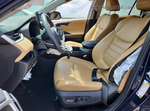 2T3A1RFV0RW415837 2024 TOYOTA RAV4 Blue Вид салону спереду