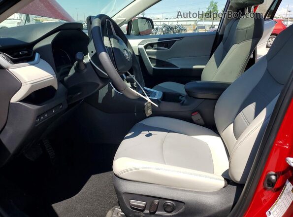 2T3A1RFV0SW575626 2025 TOYOTA RAV4 Красный Вид салона спереди