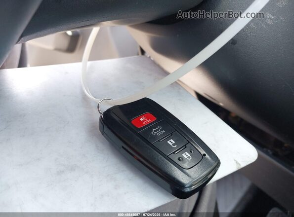 2T3A1RFV2RW479183 2024 TOYOTA RAV4 Белый Вид панели приборов