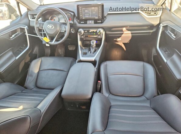 2T3A1RFV3NC272507 2022 TOYOTA RAV4 Gray Вид панелі приладів