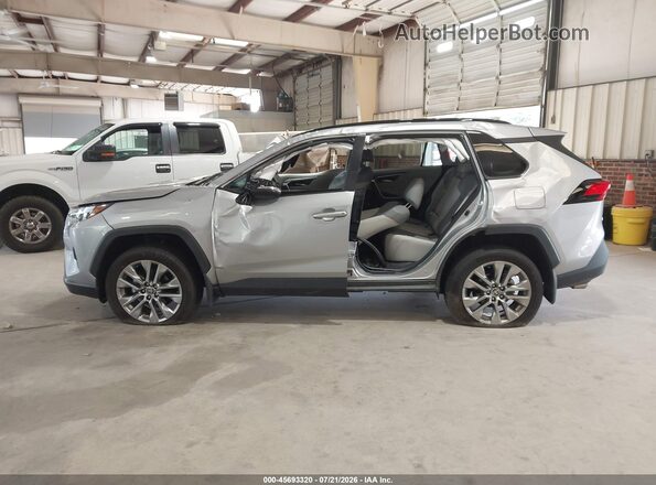 2T3A1RFV3RW438769 2024 TOYOTA RAV4 Silver Սալոնի 360 աստիճան տեսք