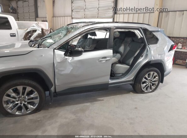 2T3A1RFV3RW438769 2024 TOYOTA RAV4 Silver 