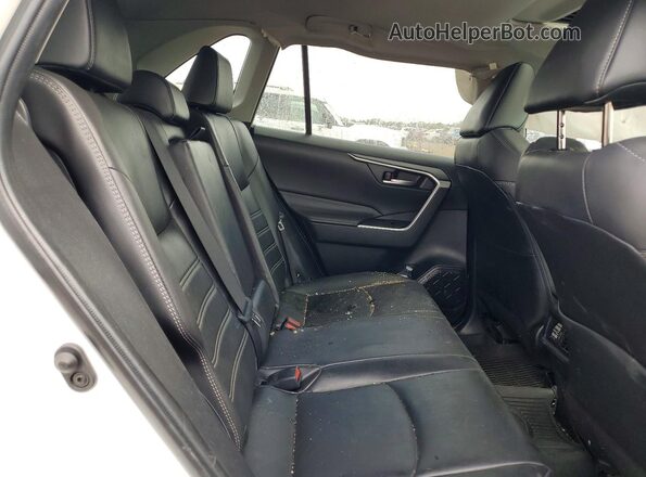 2T3A1RFV3RW456348 2024 TOYOTA RAV4 White Հետևի նստատեղերի տեսք