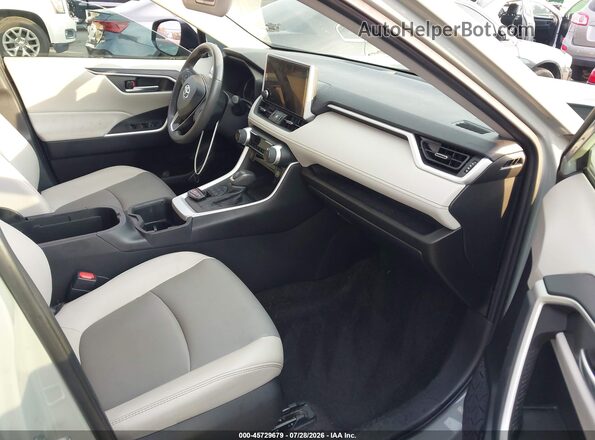 2T3A1RFV4PW387215 2023 TOYOTA RAV4 Pewter Вид салону спереду