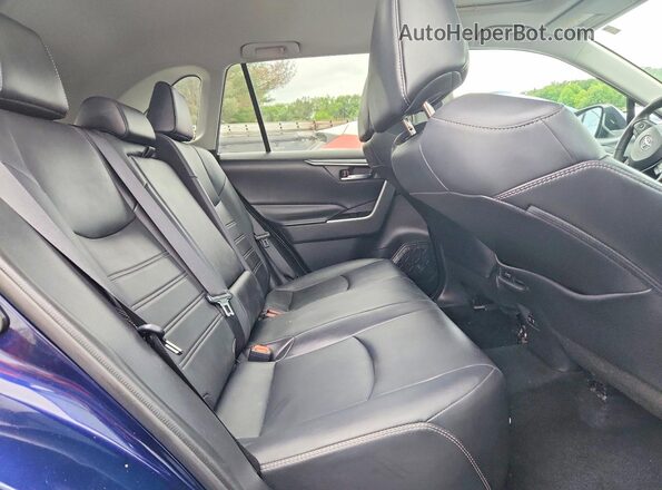 2T3A1RFV5KC029440 2019 TOYOTA RAV4 Blue Rear interior view