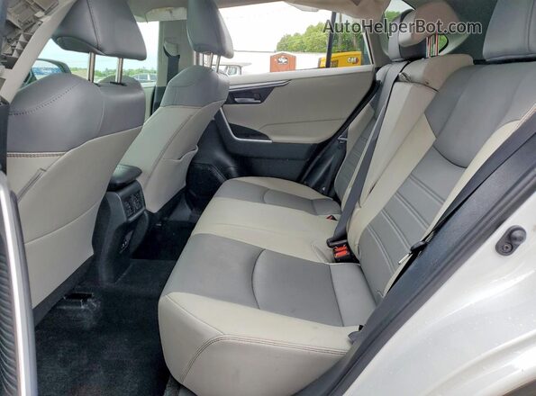 2T3A1RFV5MW233009 2021 TOYOTA RAV4 White Вид задньої частини салону