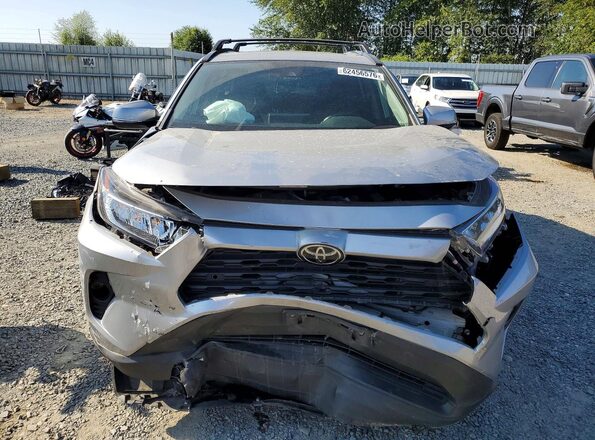 2T3A1RFV6LC131945 2020 TOYOTA RAV4 Silver Widok z przodu