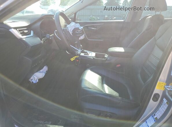 2T3A1RFV6LC131945 2020 TOYOTA RAV4 Silver Widok wnętrza z przodu