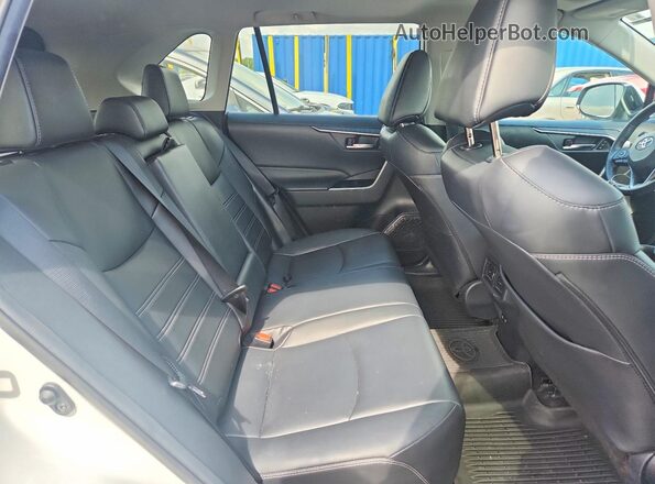 2T3A1RFV6MW152553 2021 TOYOTA RAV4 White Widok wnętrza z tyłu